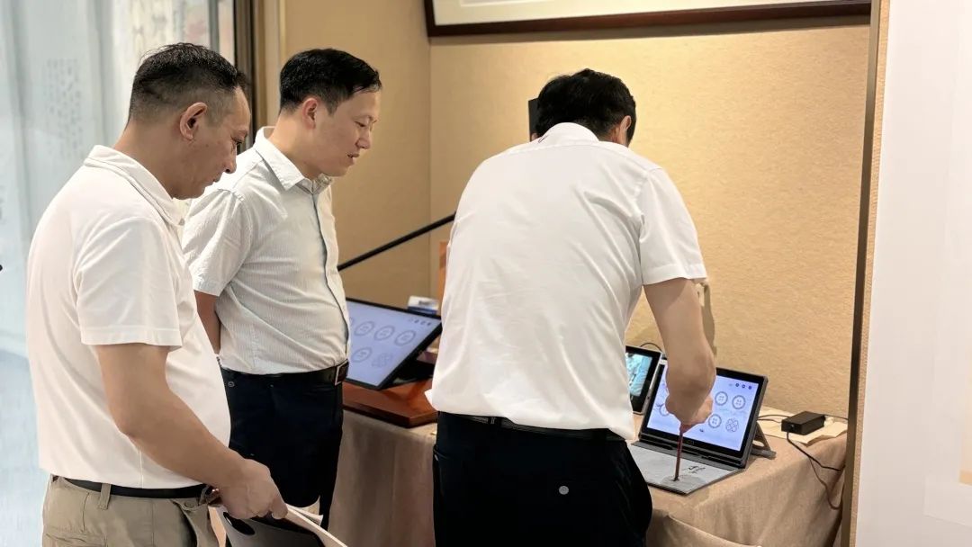 广州市黄埔区教育研究院书记、院长陆优君率队莅临逅艺文化调研考察