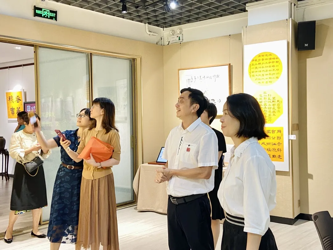 黄埔区文化局、图书馆、文化馆、公共文化等领导莅临考察逅艺空间指导工作